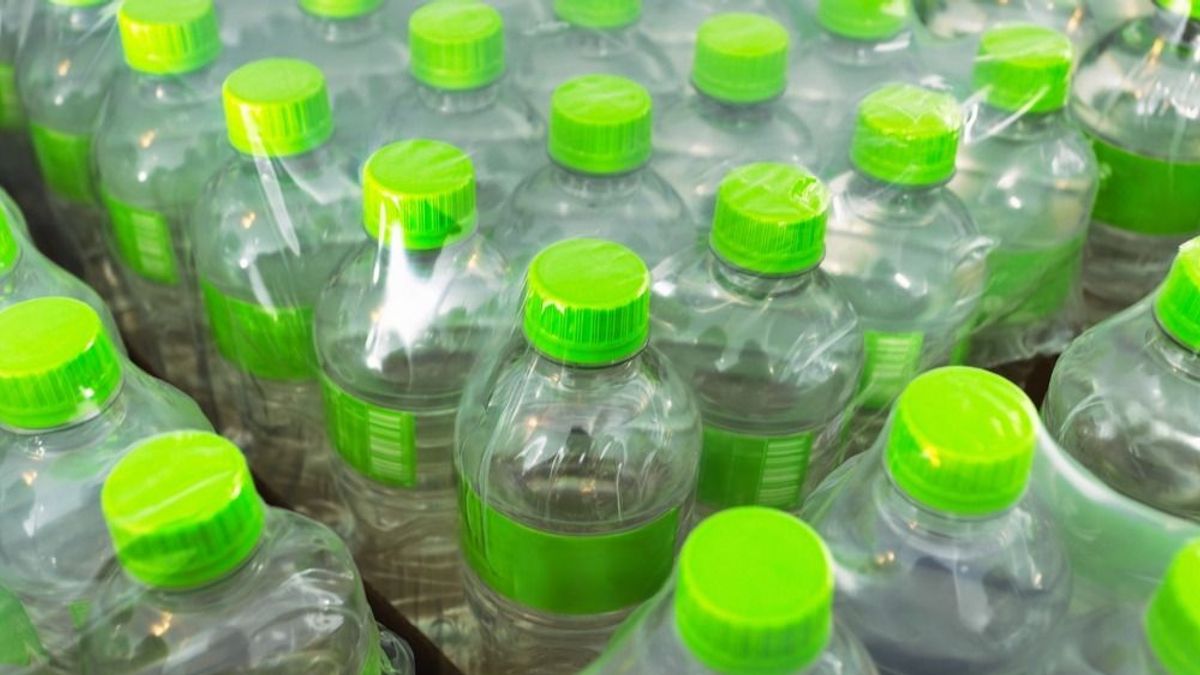 Valami nagyon nem stimmel a PET-palackokkal: sokkal nagyobb baj lehet, mint a rögzített kupak – riasztó, ami most kiderült 