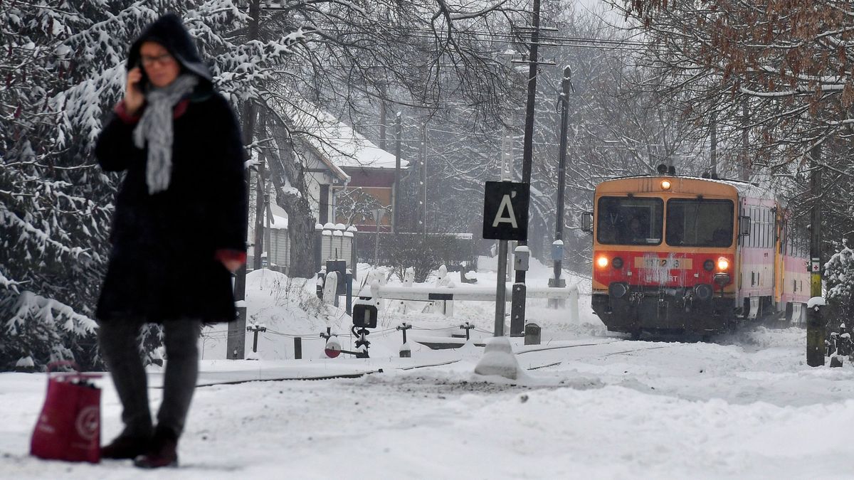 Harcol a hóval a MÁV: a váltófűtők rendben, de ma két térségben kihívásos lesz buszozni 
