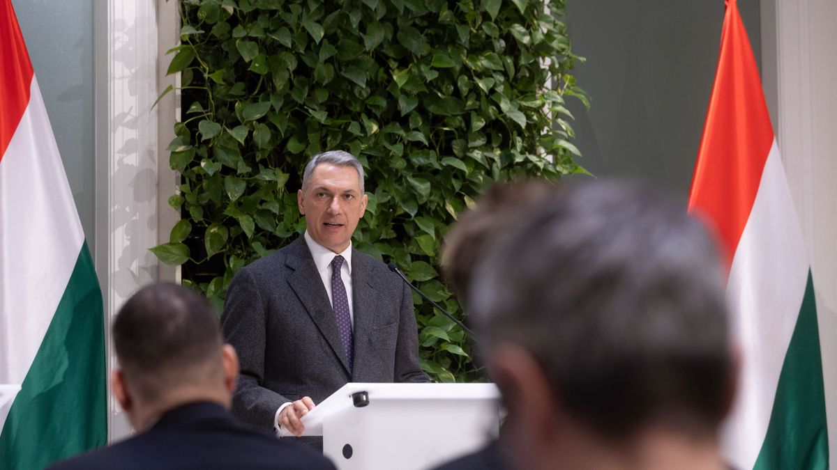 Lázár János óriási bejelentést tett: egy csomó járműre, autóra, motorra nem kellene autópálya-matricát vásárolni Magyarországon – itt vannak a részletek 