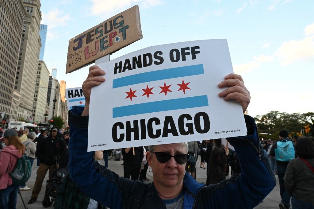 Protest in Chicago urges end to ICE and Guard presence