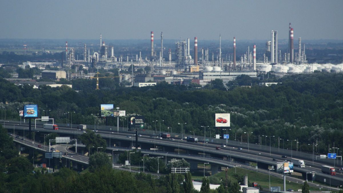 Egy kicsit lassan jön az üzemanyag Szlovákiából 