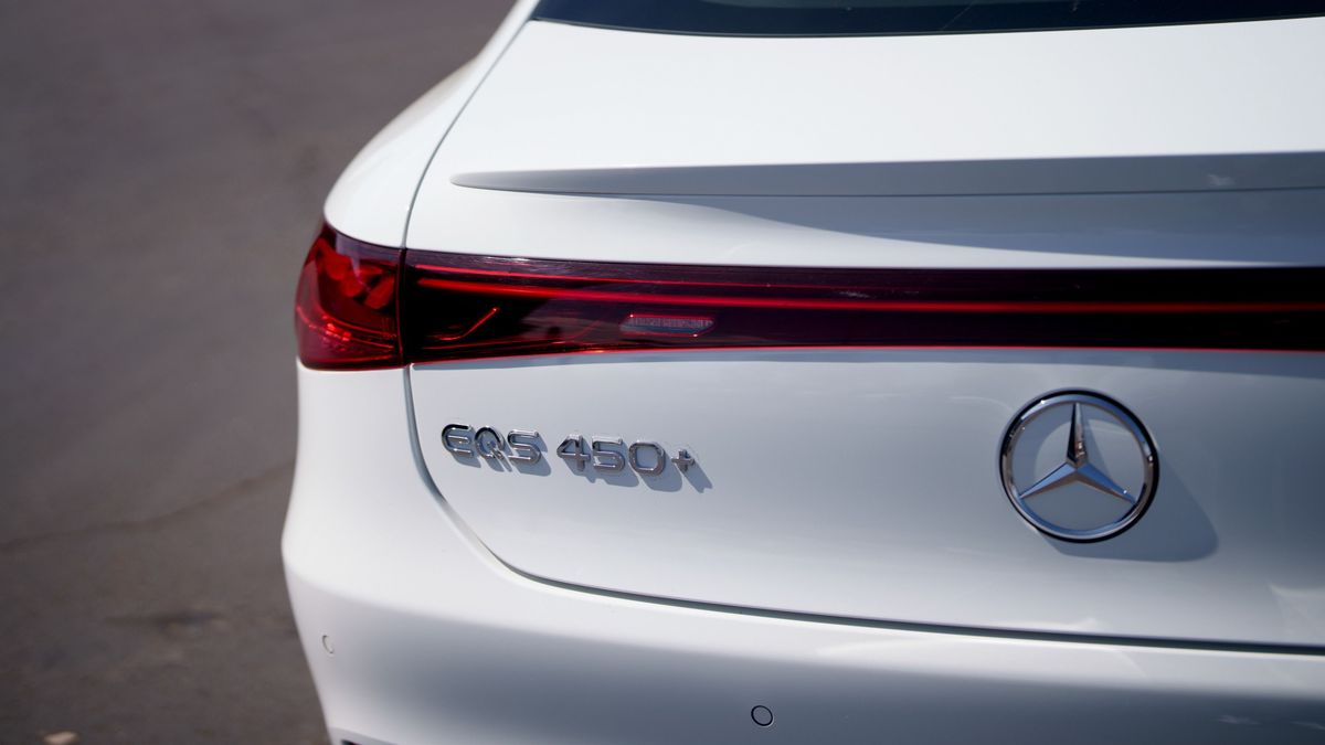 Egyre jobban elhúz a BMW a Mercedestől az e-autók piacán, de az új stuttgarti modellek trendfordítók lehetnek 