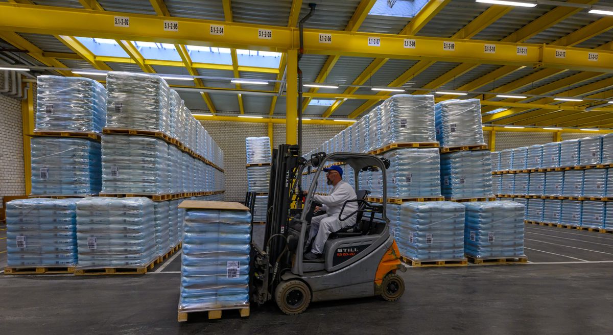 Beet campaign in the sugar factory A decemberi lassulás ellenére az elmúlt évek legerősebb negyedévvel búcsúzott az euróövezet