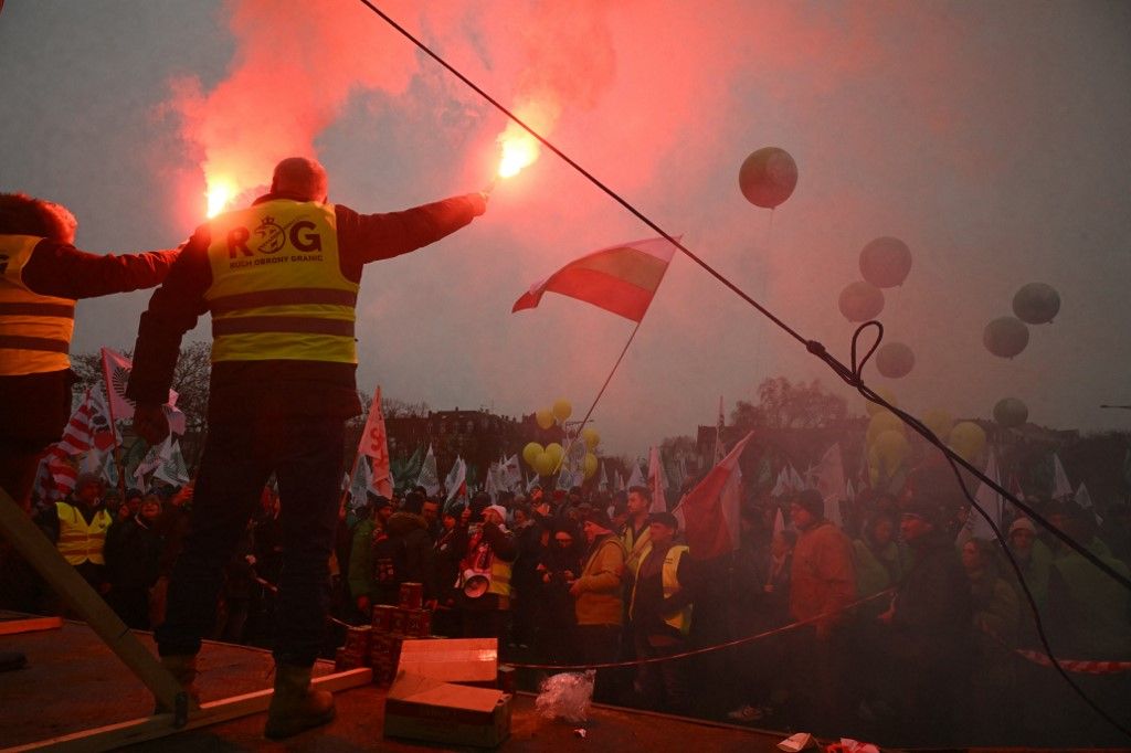 Traktorok az Európai Parlament előtt – a gazdák tüntetnek a Mercosur-megállapodás ellen