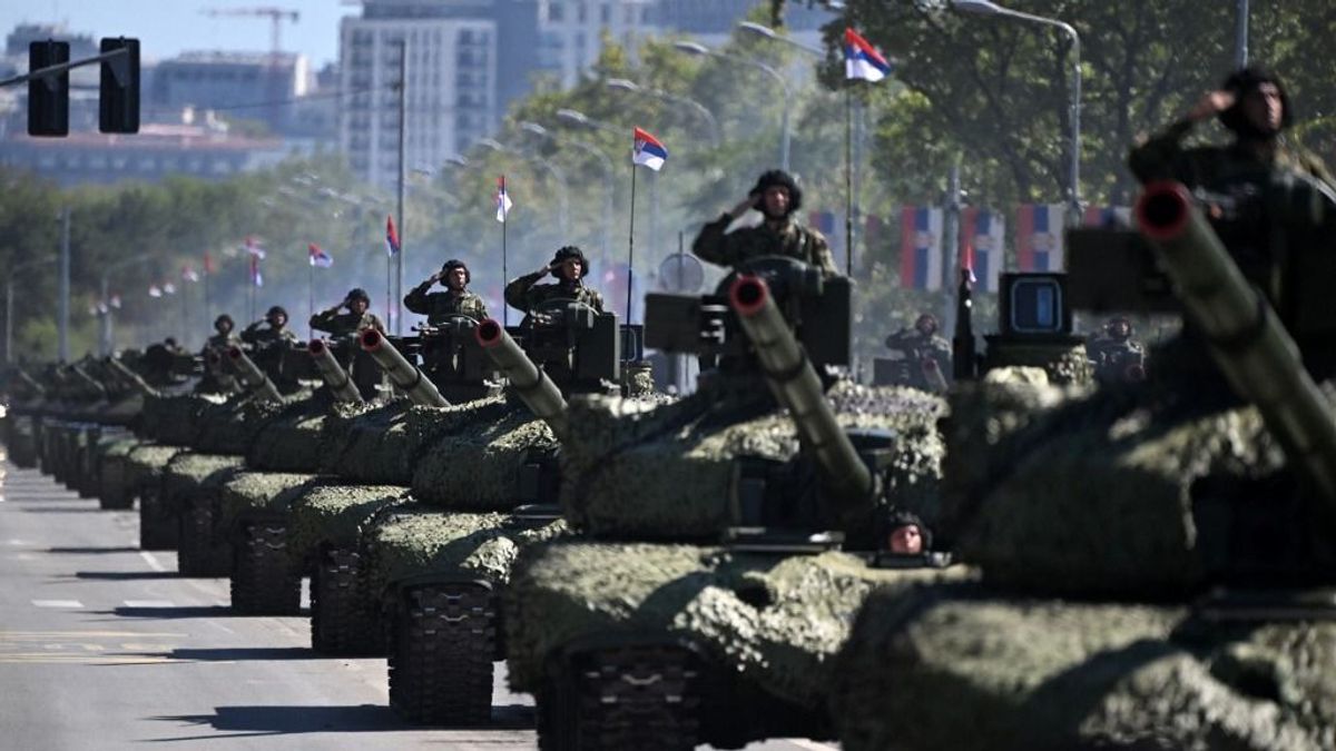 Elkezdik összeírni a hadköteleseket Szerbiában, a nőket is érinti 