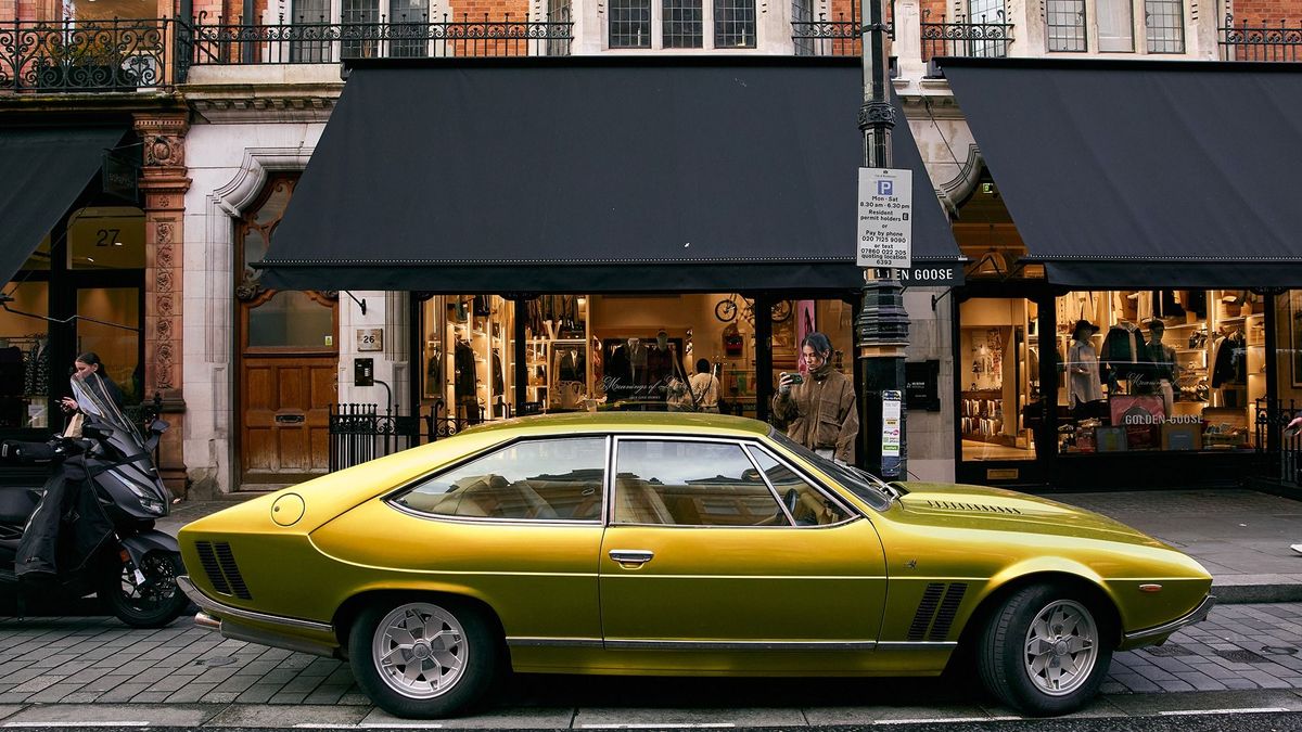 Hátba szúrták a brit luxusautó-gyártókat, szenved a Rolls Royce és az Aston Martin 