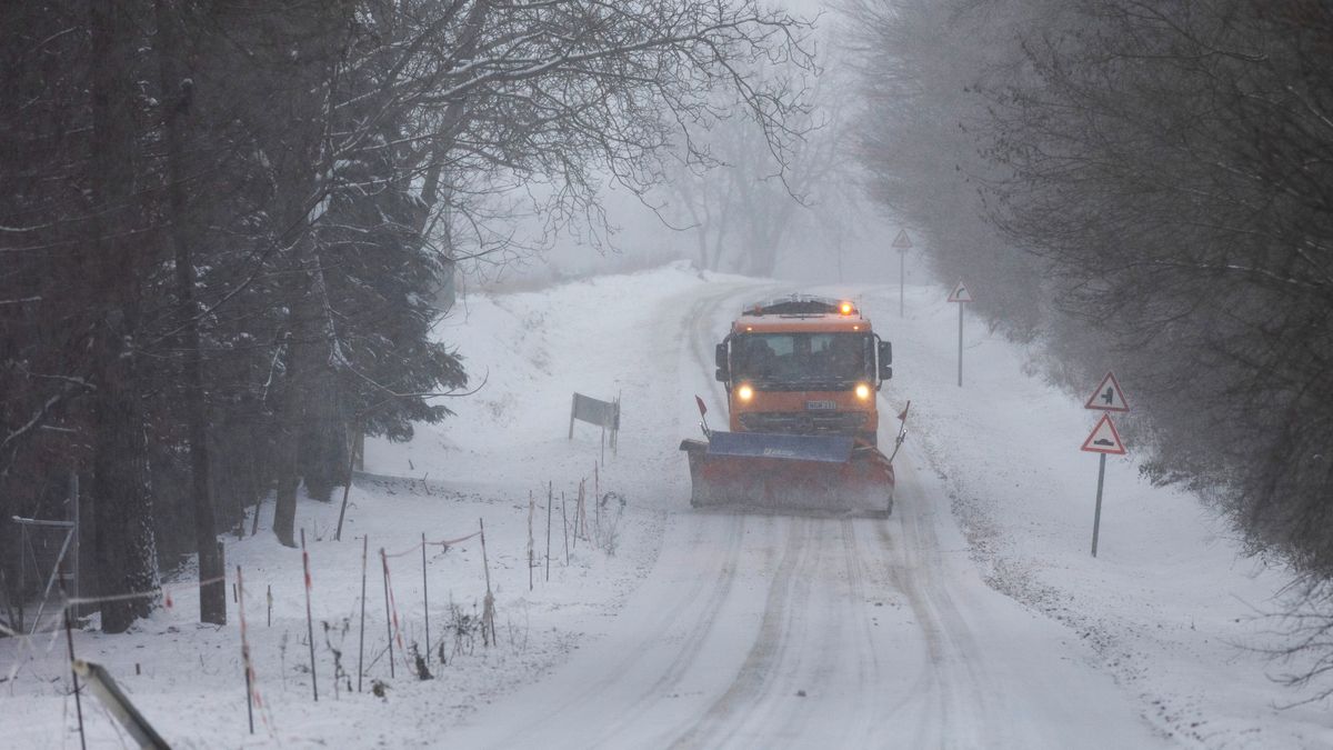 Itt a döntés: bezárnak az első iskolák Magyarországon az ítéletidő miatt – online oktatásra állnak át 