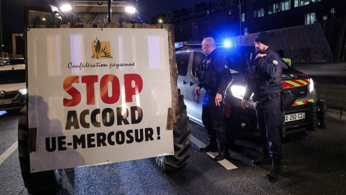 A Mercosur megállapodás ellen tüntető francia gazdák európai gazdák