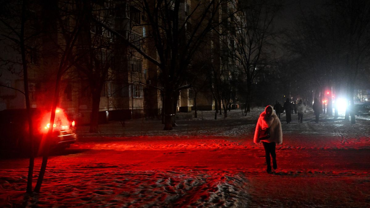 Döntött Ukrajna: Kijev mostantól sötétségbe borul, a tél közepén kapcsolják le a közvilágítást – nincs rá áram