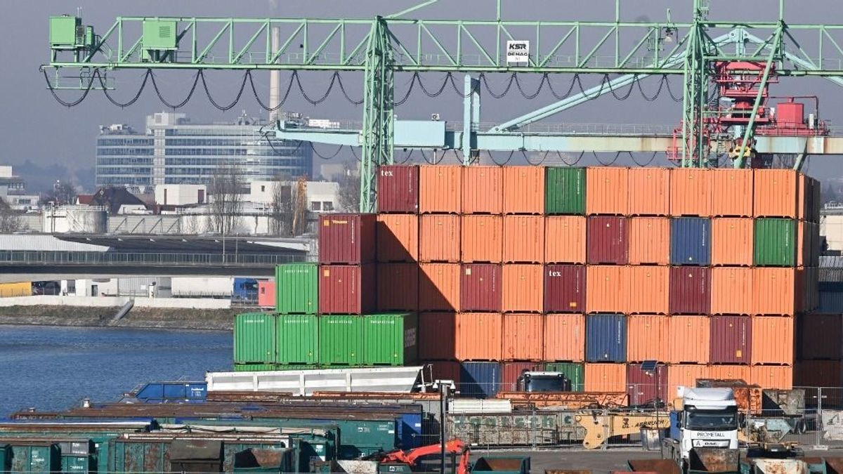 A világ megmentőjének állítják be magukat, közben lassan szétesik a jóléti állam – végzetes lehet, ha nem jön egy azonnali irányváltás 