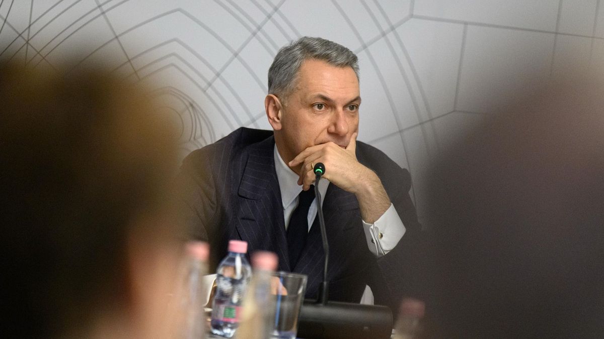 Gyorsabb autópályák lesznek, nagyobb szigorra készülhet a fiatal korosztály – Lázár János nyilvánosságra hozta az új KRESZ-t 