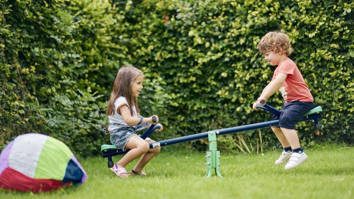 Vad libikókázással kezdi az évet a forint 