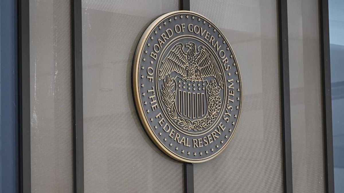 Az egész világ azt találgatja, kit jelöl Trump az amerikai jegybank következő elnökének, beszakadt az arany és az ezüst árfolyama 