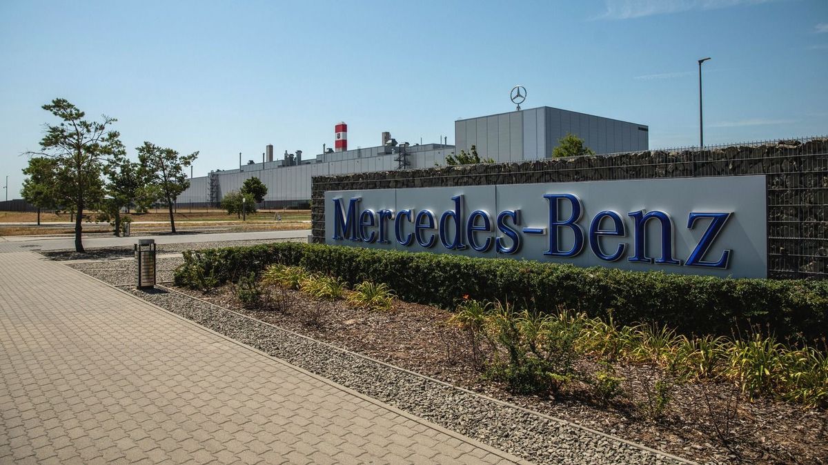 Mercedes-Benz CsoportKecskemét gyár, autó, jármű kecskeméti Mercedes-gyár