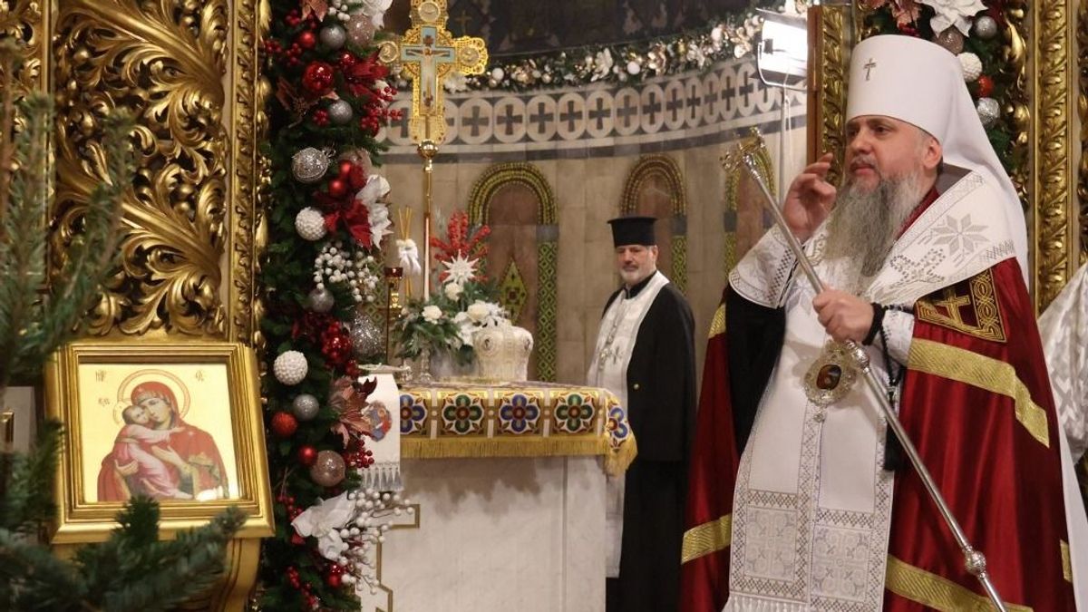 Vallásháború Ukrajnában: Zelenszkij átállna a nyugati karácsonyra és újévre - szakítana a pravoszláv hagyományokkal, de ez nem fog menni 