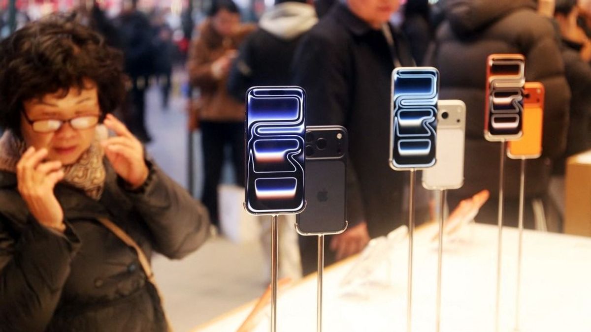 Az egész szakma az Apple-t lesi, ha árat emel az Iphone, teljesen elszállhat a többi telefon ára