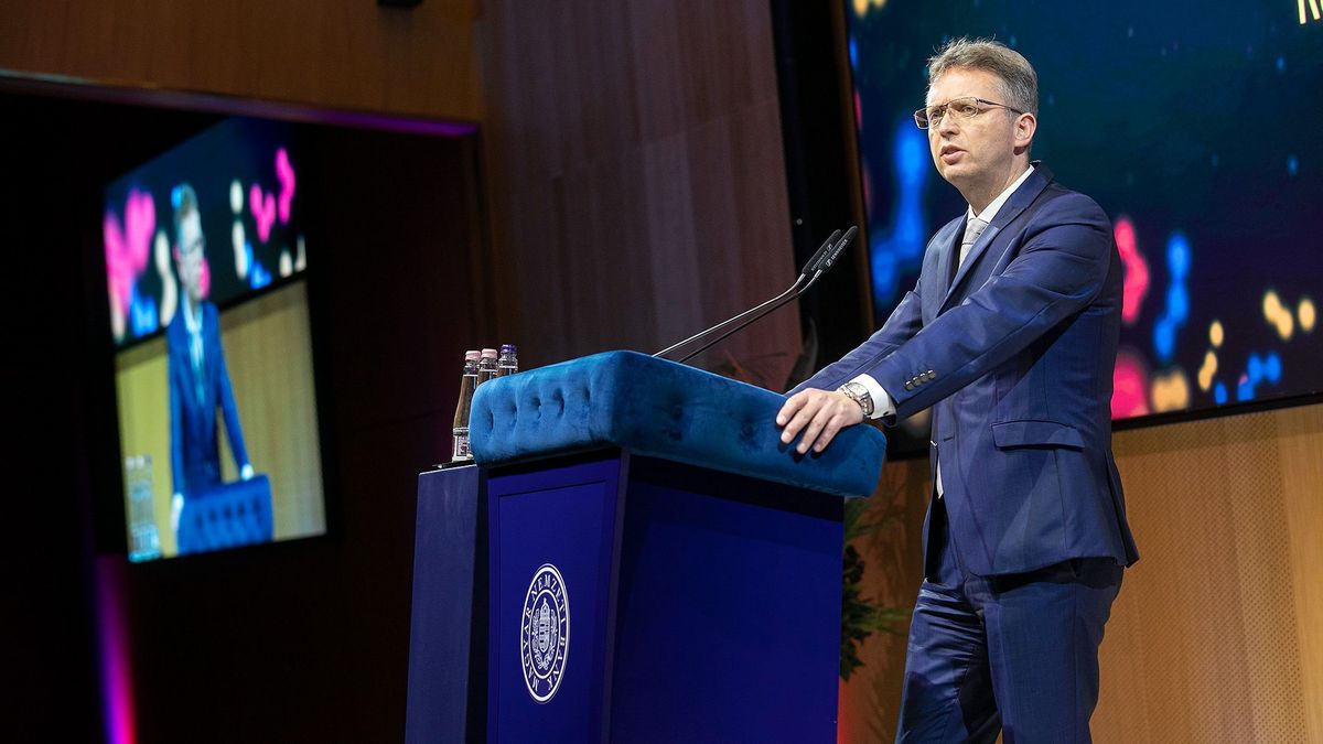 Hankó Balázs ensz egyetem