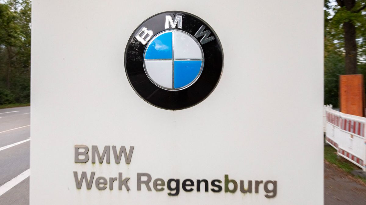 Van egy gyára a BMW-nek, ami kenterbe veri a debrecenit: sokkal kisebb város az otthona – 57 másodpercenként gördül ki egy új autó 