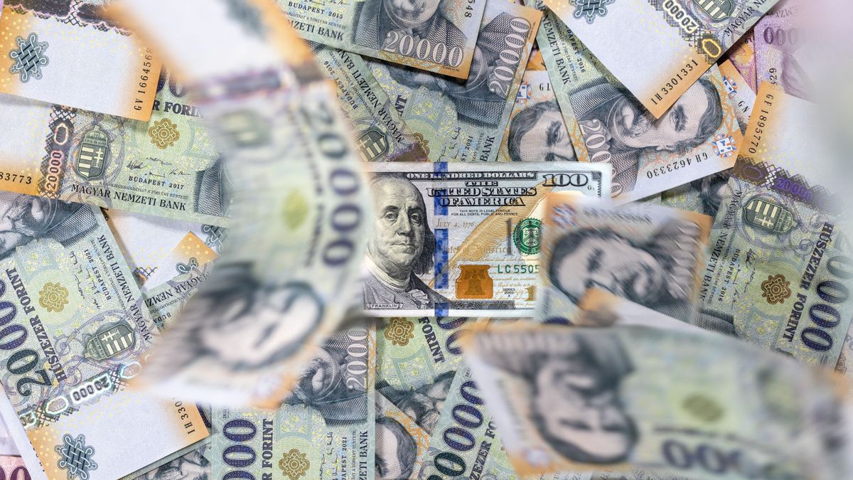 forintárfolyam,Pile,Of,Money,,100,Usd,Dollar,Bank,Note,With,Falling
