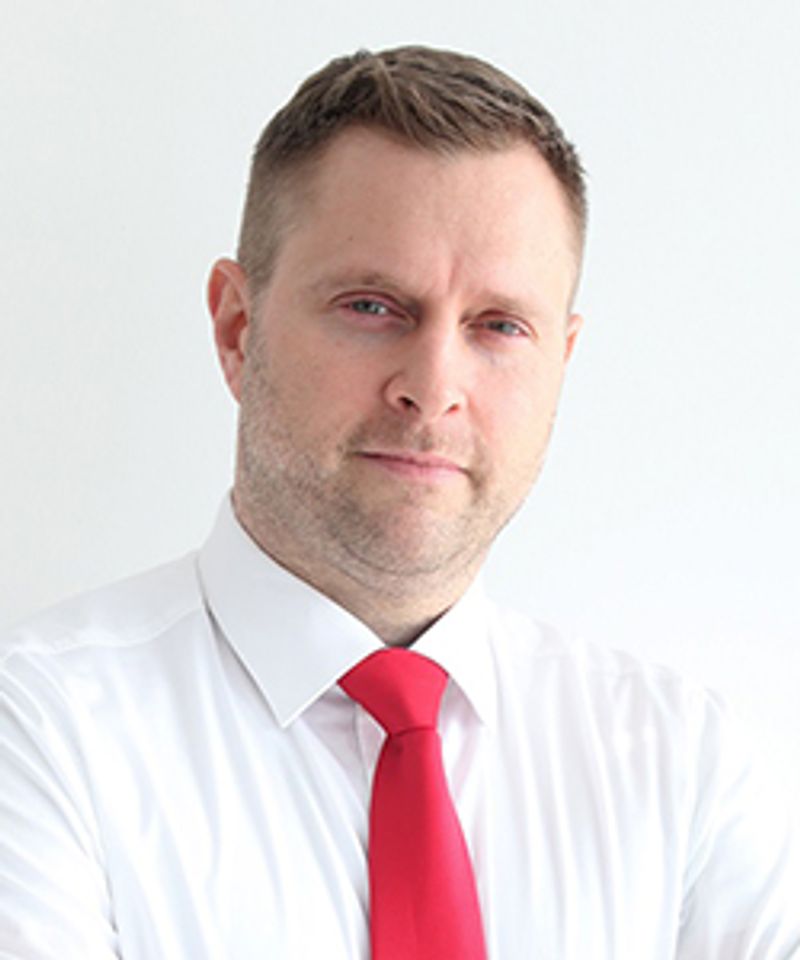 Czeglédi Tamás szerző profilképe