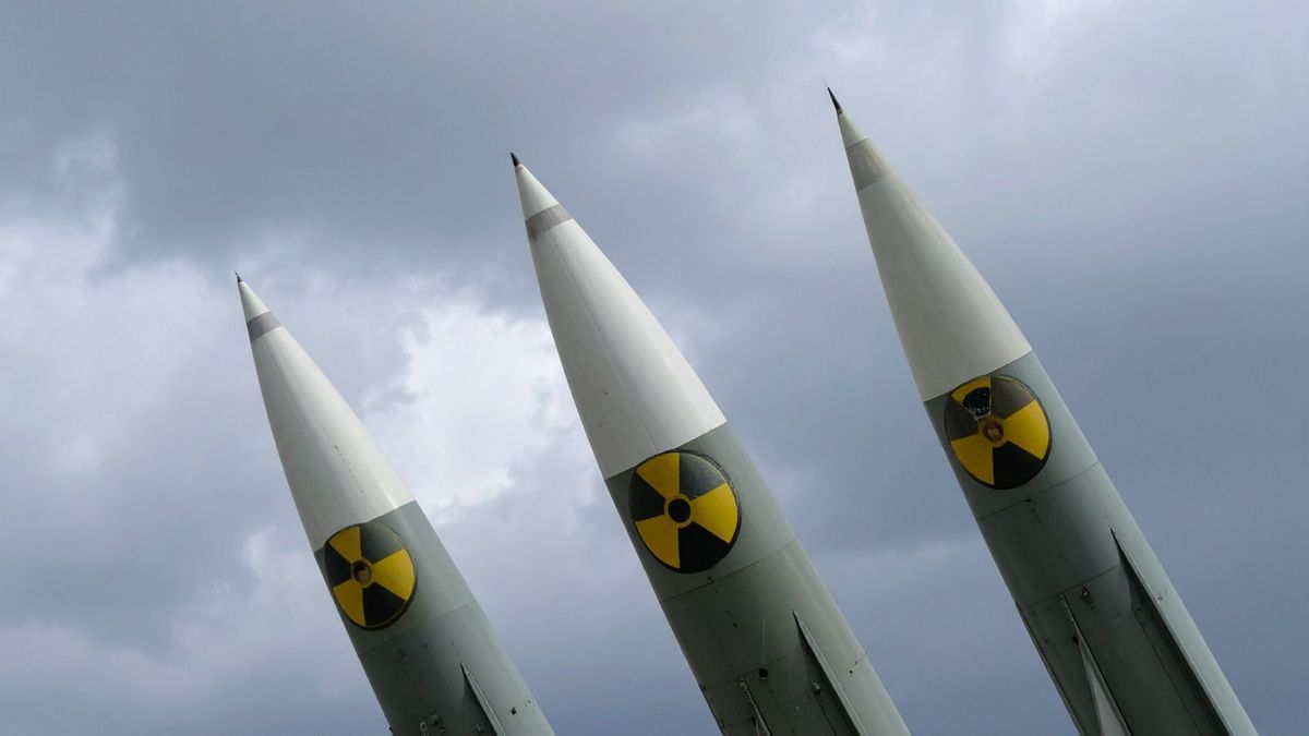 nukleáris fegyver, atomfegyver
Lengyelország, Oroszország, Ukrajna
orosz-ukrán háború