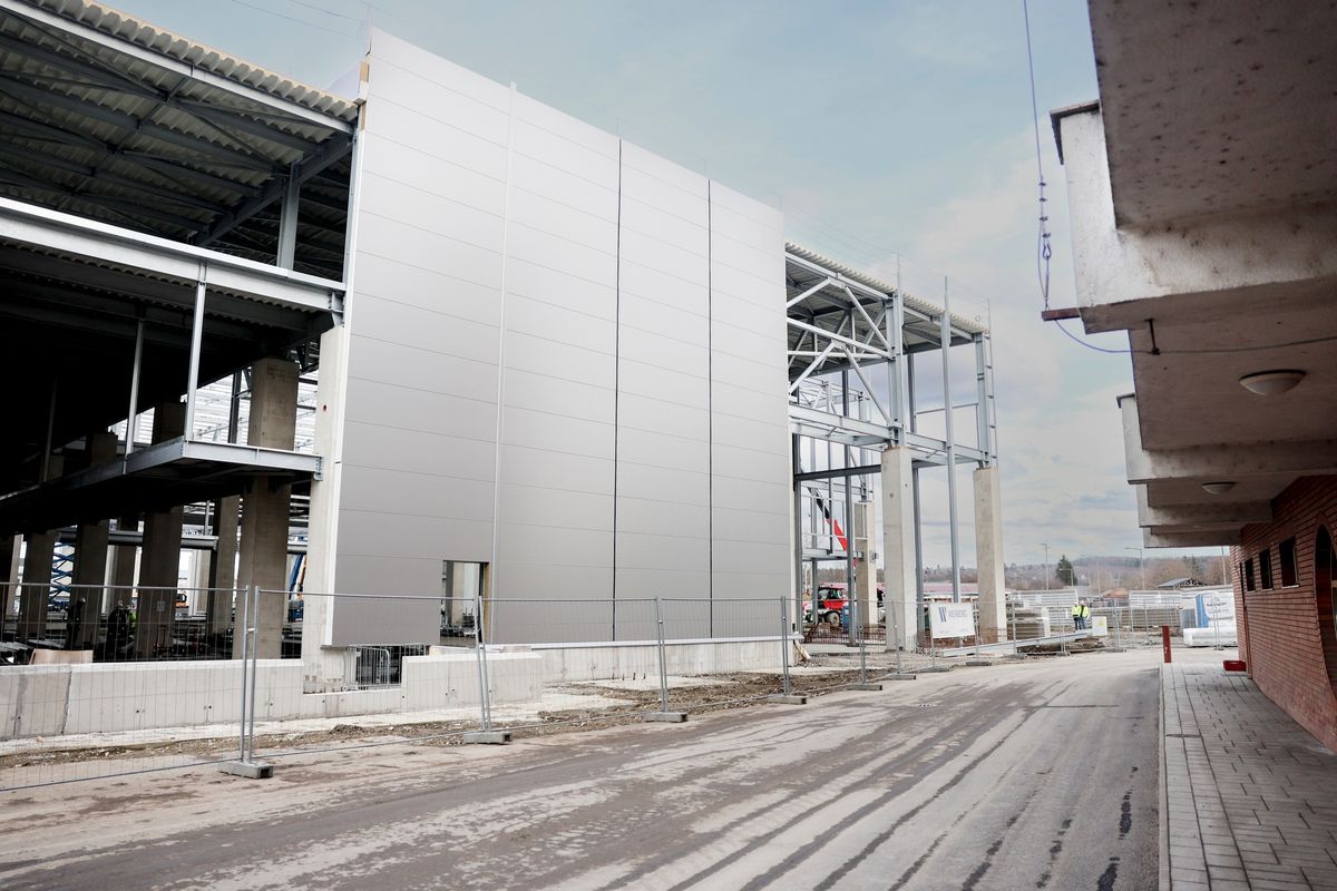 vágóhíd, kometa, gyár