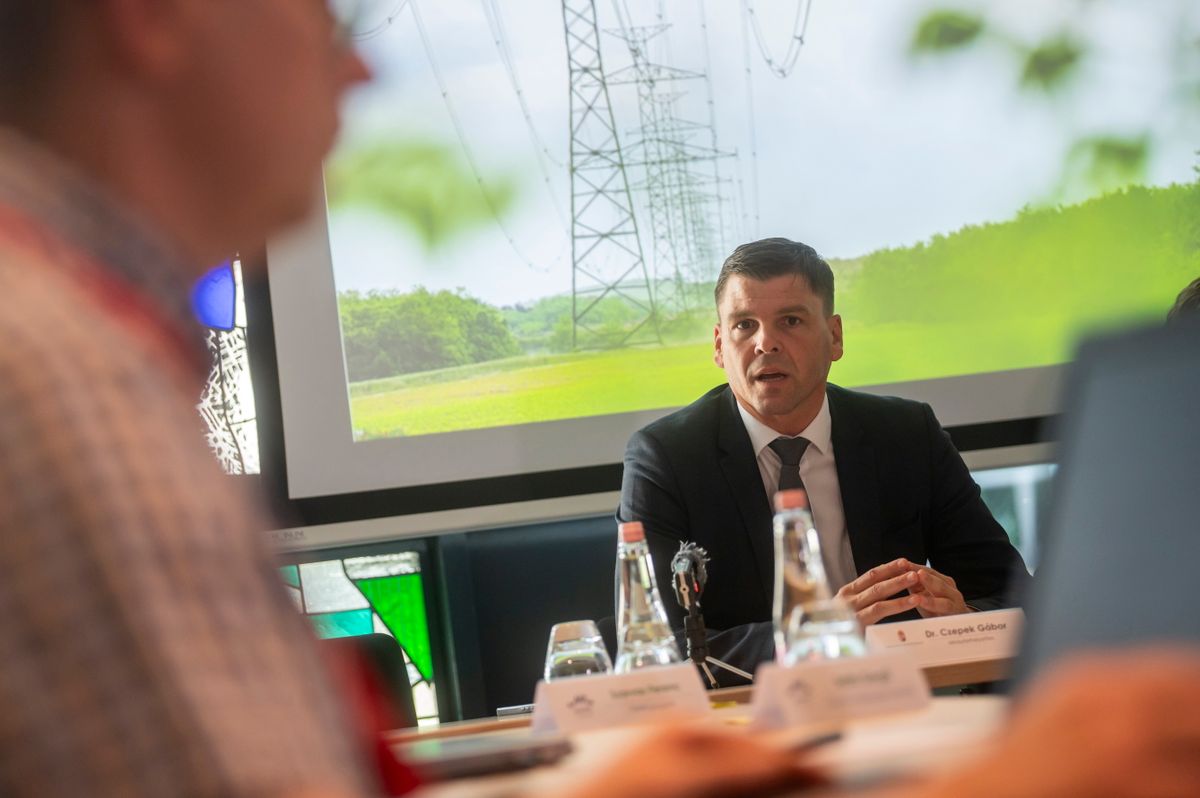 Barátság vezeték, CZEPEK Gábor