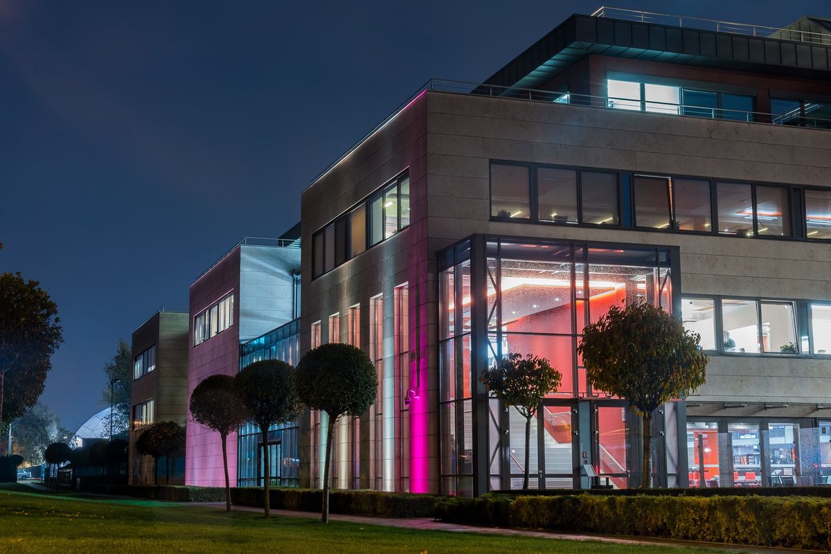  Gattyán György összevonja a Legnagyobb Vállalkozás leánycégeit.