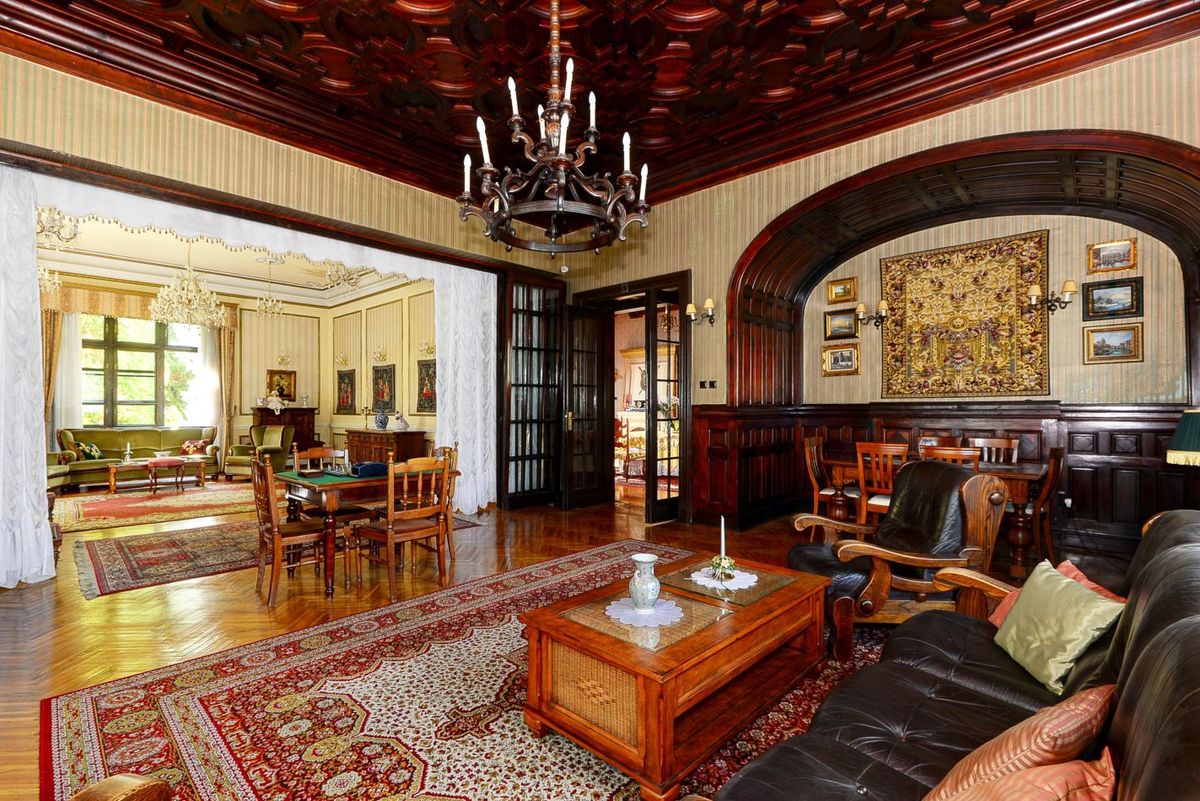 . Közel 5 millió eurós irányáron kínálnak eladásra egy 23 hektáros birtokot, amelyen két kastély és egy fürdőház is osztozik