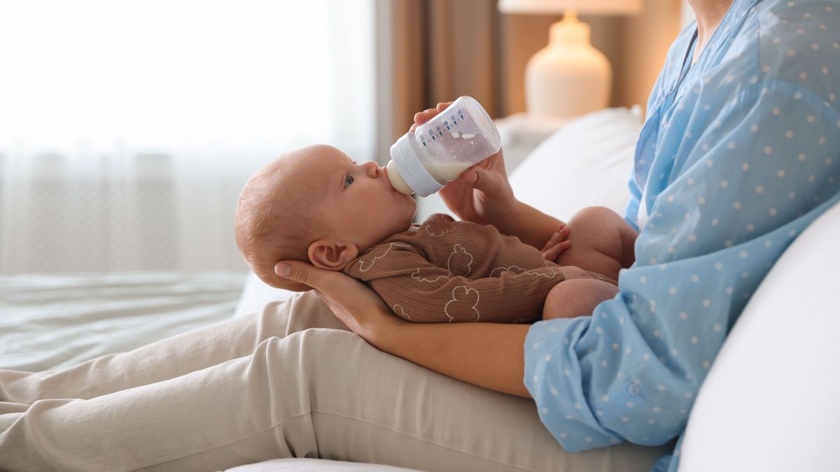 Újabb népszerű babatápszert vettek le a boltok polcairól mérgező anyag miatt – ha megvette, azonnal vigye vissza 