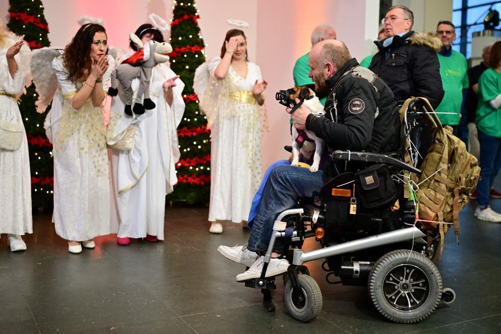 Christmas party for Berlin's homeless