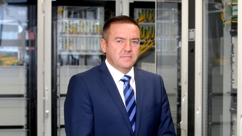 Tarr János szerző profilképe