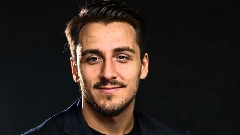 Lénárt Máté szerző profilképe