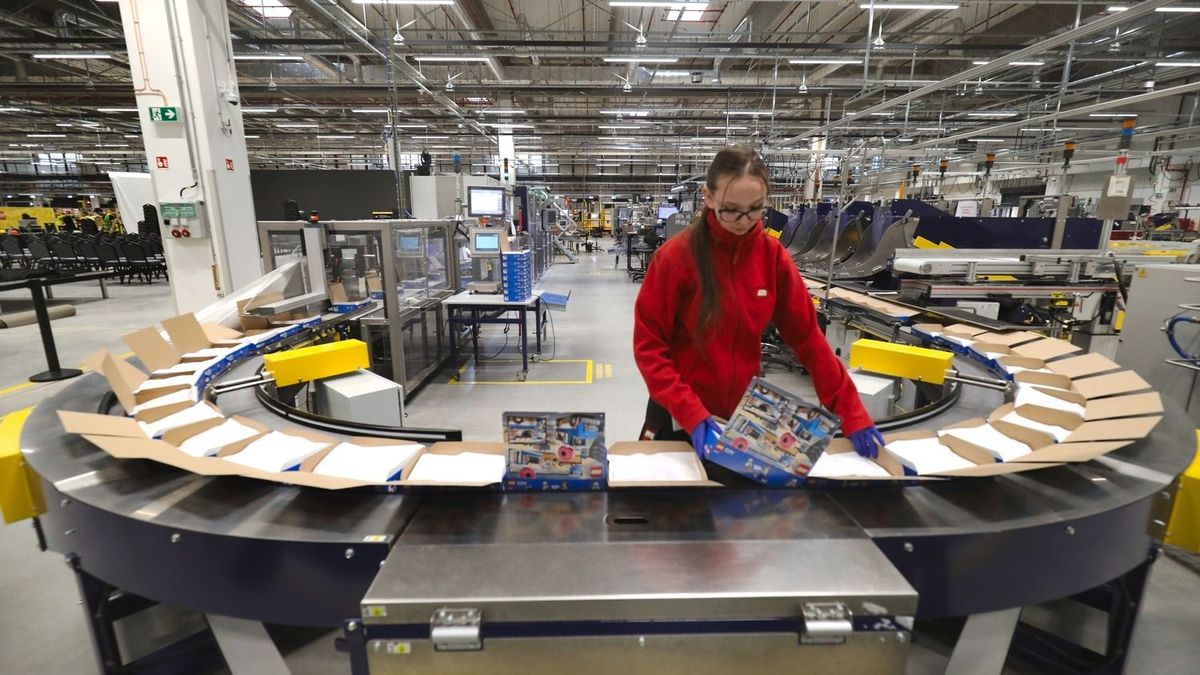 Kiderült a mágikus szám: ennyivel nőhet a fizetésed 2026-ban – meglepő adatok jöttek 