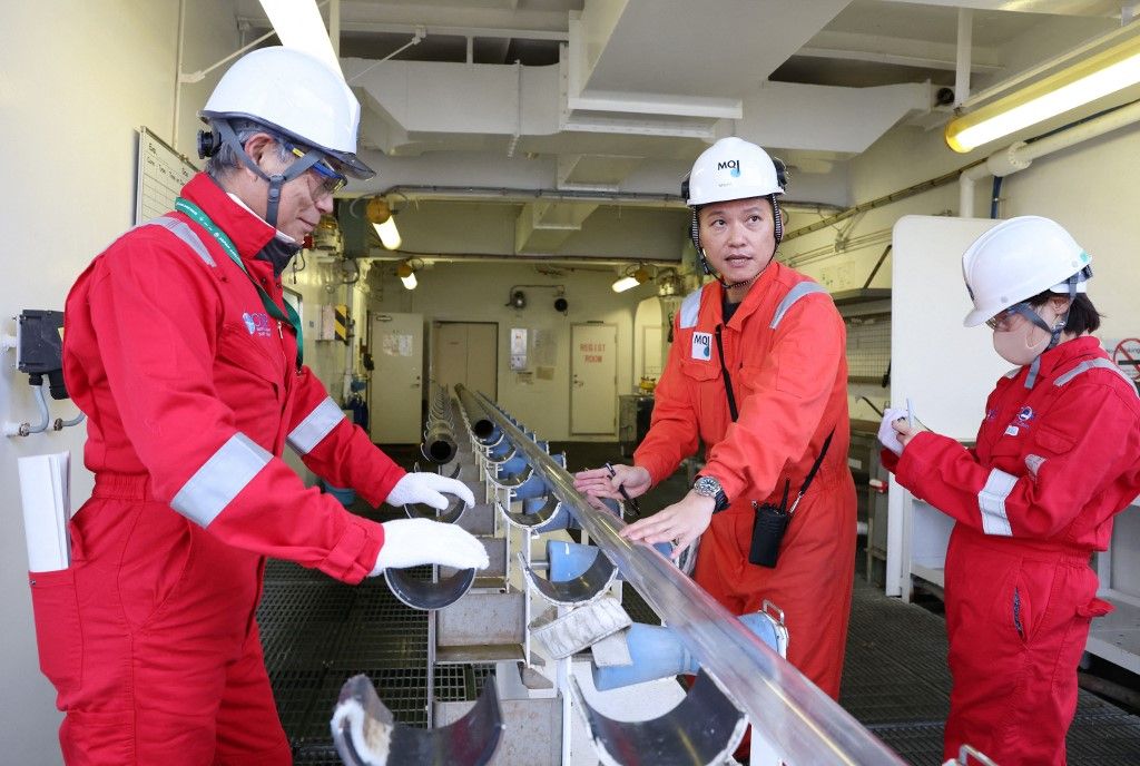 Chikyu unveiled to media in Shizuoka, Japan