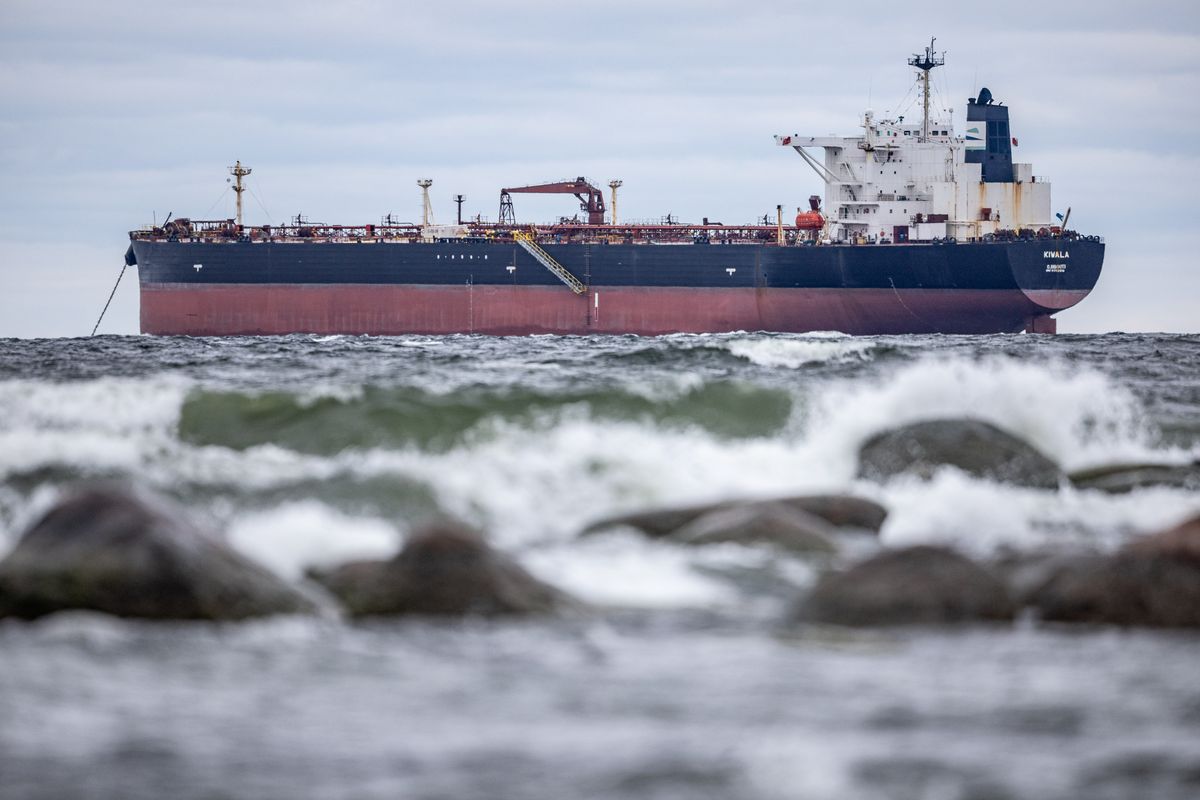 Estonian navy detains Russian 'shadow fleet' oil tanker