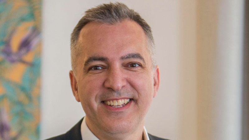 Dr. Zsarnóczky Martin szerző profilképe