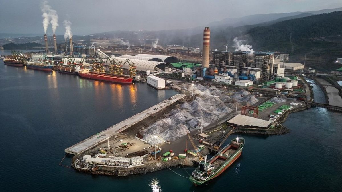 Erre felhördül a világ: elvágják egy olyan fémtől, ami mindenhova kell, főleg az autókhoz 