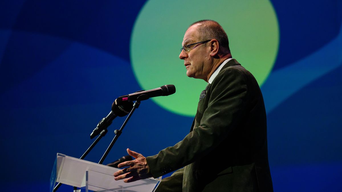 Navracsics Tibor: ezeket a beruházásokat már nem lehet halogatni – egy veszély fenyegeti a balatoni körvasút sorsát 