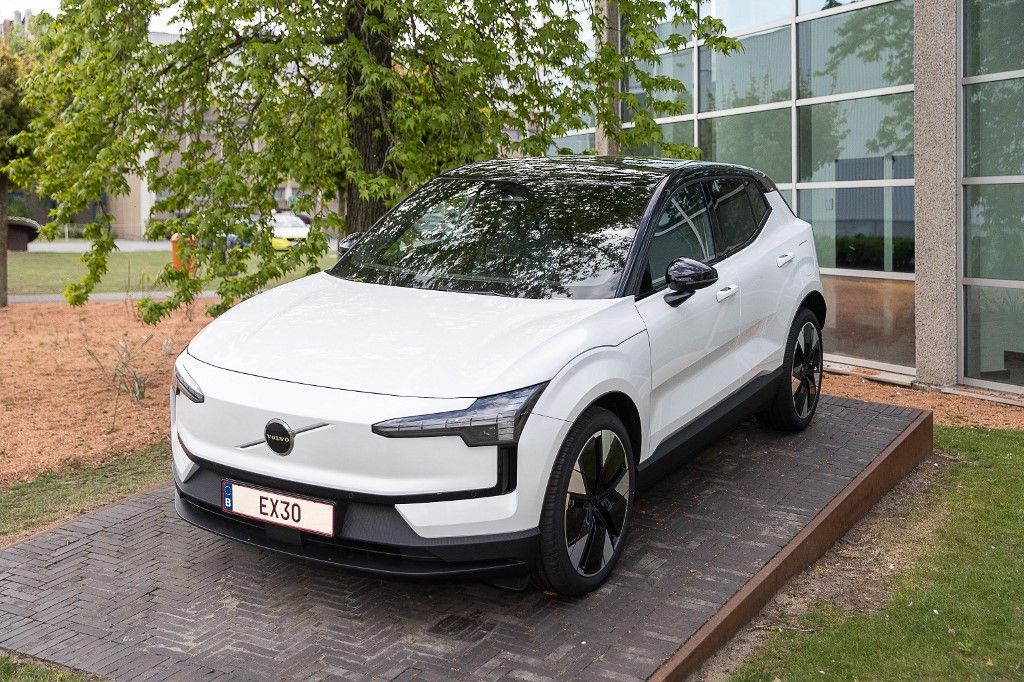 Veszélyes akkumulátor: a Volvo több tízezer elektromos autót hív vissza