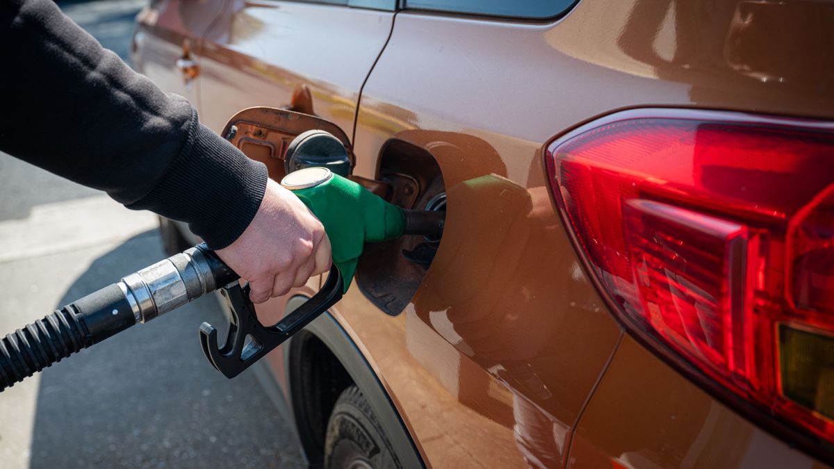 Friss kijózanító adat érkezett: 1000 forintos lesz a benzin? Kiderült, hogy mi lenne velünk orosz olaj nélkül