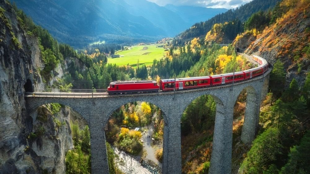 Már pár ezer forintból csodás tájakat és városokat fedezhetünk fel. (illusztráció) Fotó: Shutterstock