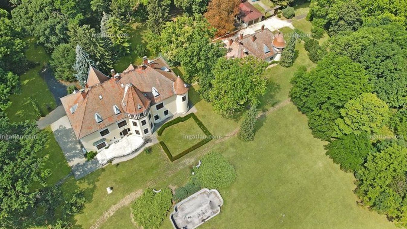 Eladják a gyönyörű magyar kastélyt, most bárki megnézheti: titokzatos a tulajdonosa, még külön temploma is van – videó Kép