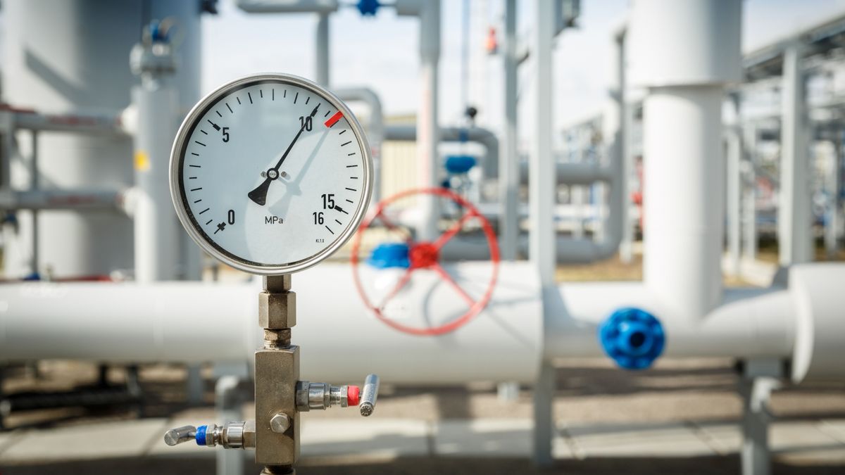 Szerbia,Gas,Manometer,On,A,Gas,Development,Plant.,Industrial,Gas,Development