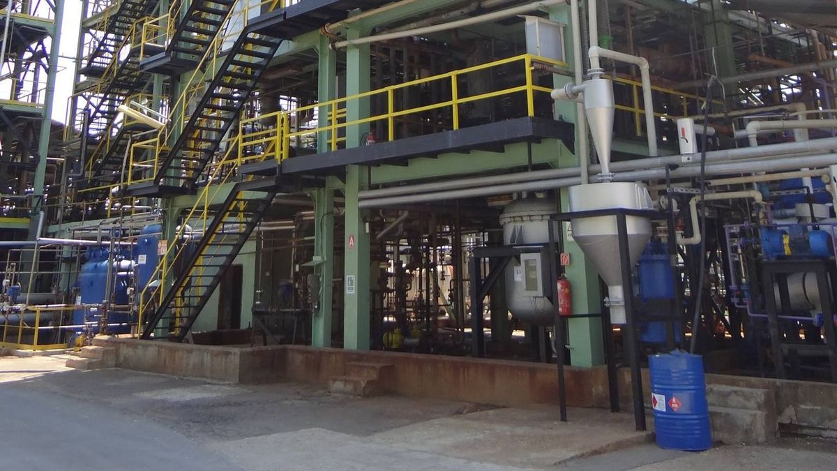 Ettől tartott mindenki: csődben a magyarországi nagy gyár, a külföldi multi elbánt a munkásokkal – fizetés nincs, tömeges kirúgás indult 