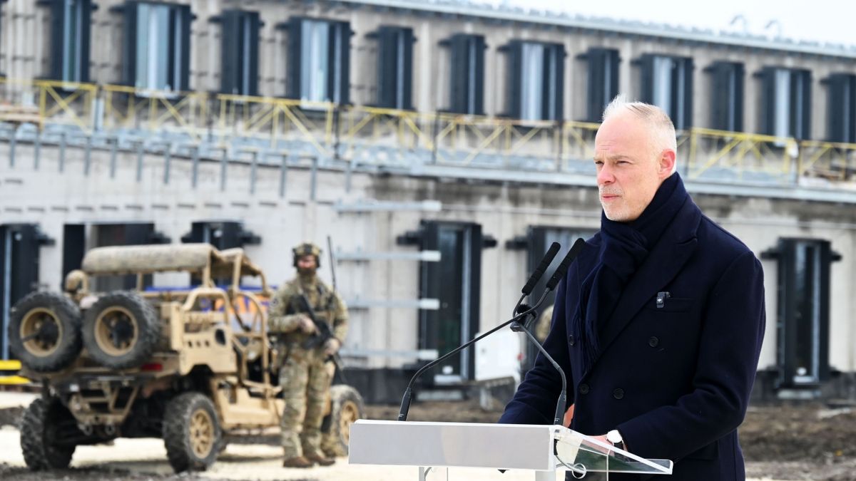 Közép-Európa egyik legmodernebb katonai objektuma épül fel Magyarországon