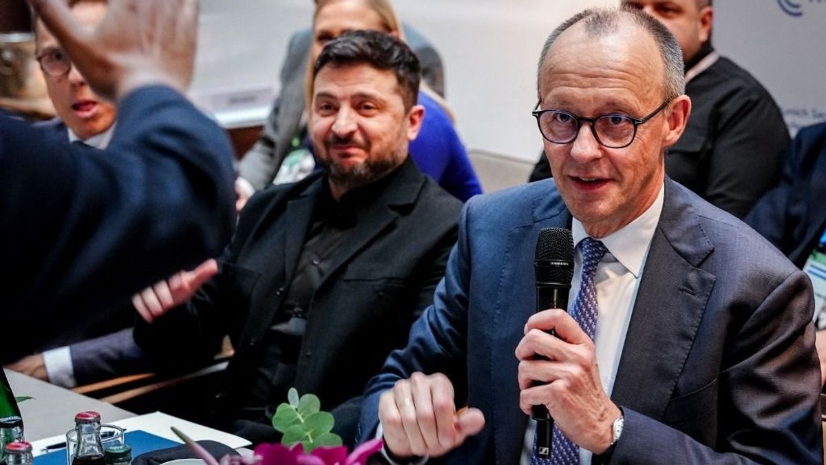 Zelenszkij bejelentette: Ukrajnába költözik a német fegyvergyártás, még az idén tíz új gyárat nyitnak meg – videón az első Linza 3.0 