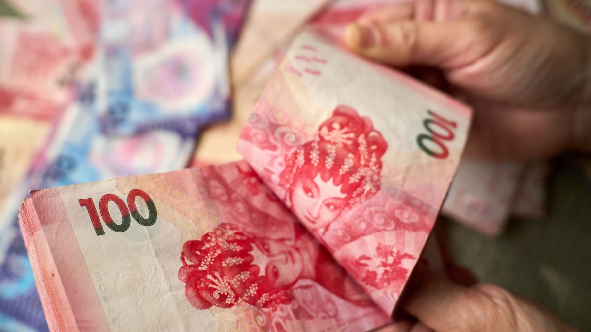 kínai,Hong,Kong,,China,-march,12,,2024:,Human,Hand,Holds,Banknotes