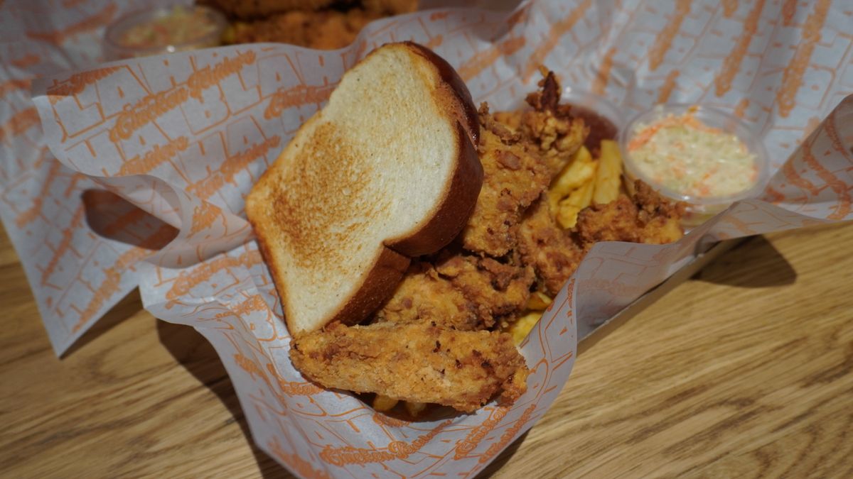 Blaha Chicken Tenders
csirkemellcsíkok
gyorsétterem, street food, gasztronómia
Budapest