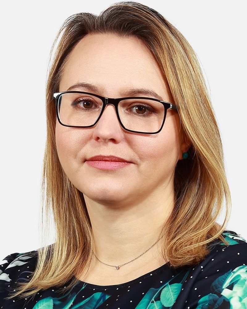 Dr. Vass Réka szerző profilképe